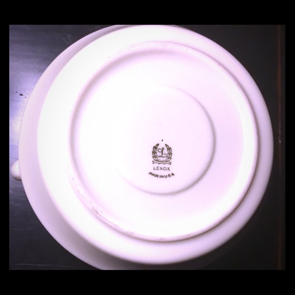 Lovely LENNOX Gold Rimmed Candle Holder w/ Handle - Picture 4 of 5